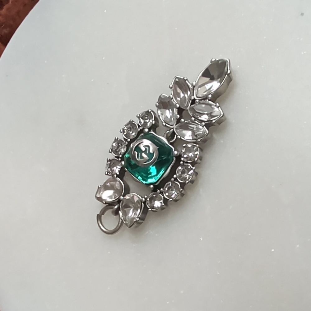 Authentic Gucci Pendant - Picture 3 of 4